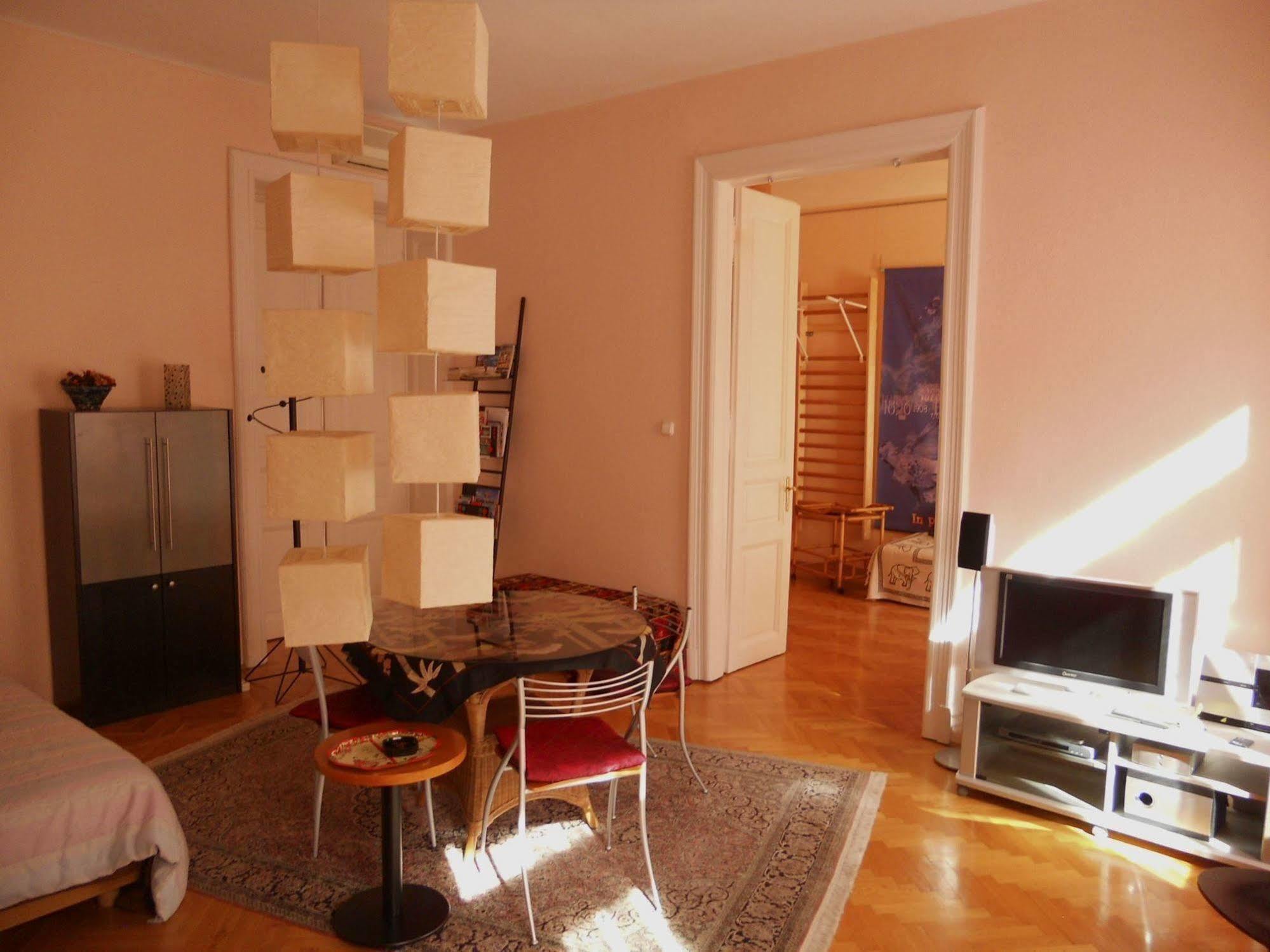 Edith'S Place In Budapesta Exterior foto